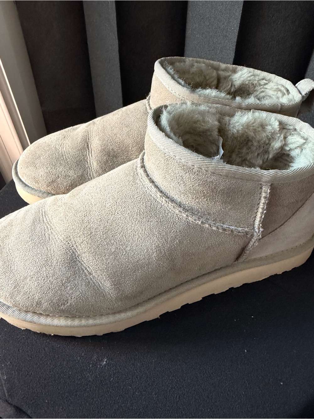 UGG Boot in Light Taupe with Beige Heel Patch - Picture 4 of 5